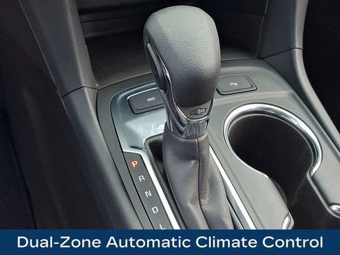 Used 2023 Chevrolet Equinox LT AWD/4WD image 11