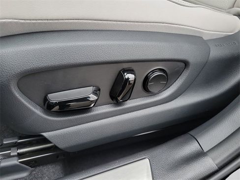 New 2025 Lexus UX 300h AWD image 17