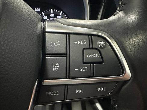 Used 2020 Toyota Highlander XLE AWD/4WD image 20