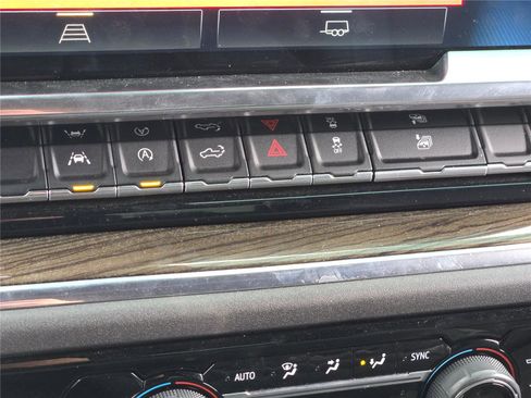 Used 2023 Chevrolet Silverado 1500 LT image 23