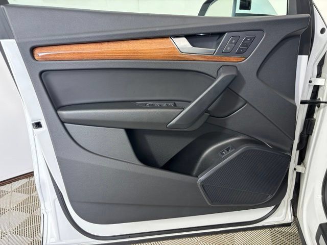 Used 2022 Audi Q5 2.0T Premium w/ Convenience Package AWD/4WD image 10