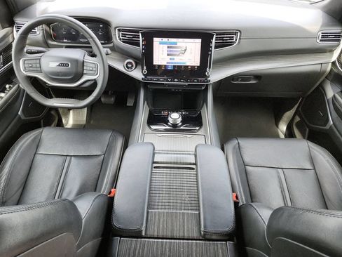 Used 2024 Jeep Wagoneer L Series II w/ Flexible Seating Group RWD image 14