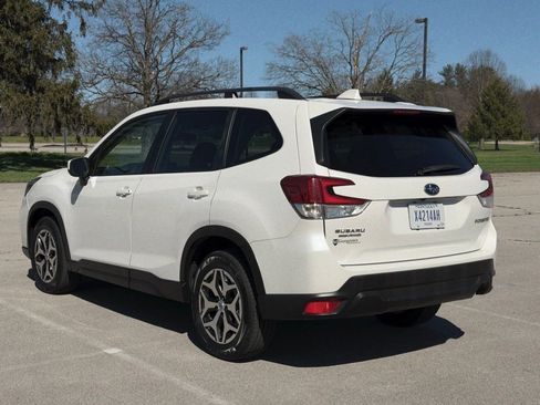 Used 2021 Subaru Forester Premium image 41