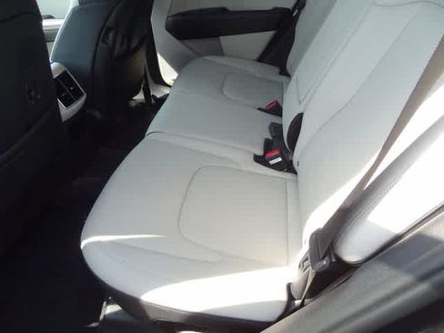 Used 2024 Kia Sportage EX AWD/4WD image 18