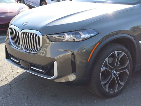 Used 2024 BMW X5 xDrive40i AWD/4WD image 6