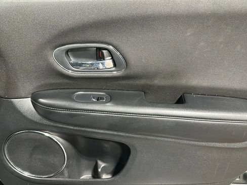 Used 2017 Honda HR-V EX image 17