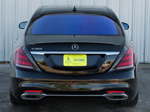 Used 2018 Mercedes-Benz S 560 Sedan w/ AMG Line Exterior image 52