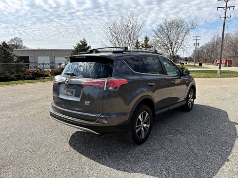 Used 2018 Toyota RAV4 XLE w/ Plus Extra Value Package image 9
