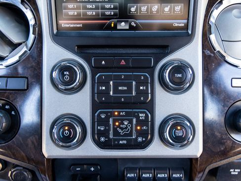 Used 2016 Ford F350 Platinum w/ FX4 Off-Road Package AWD/4WD image 24