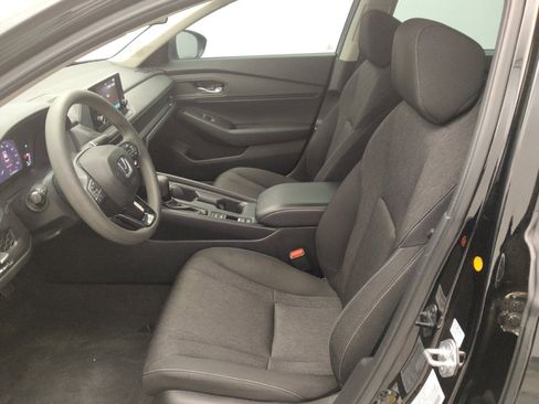 Used 2023 Honda Accord EX image 17