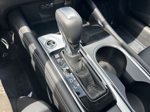 Used 2023 Nissan Altima 2.5 SV image 16