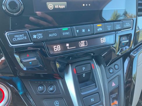 Certified 2024 Honda Odyssey Elite image 18