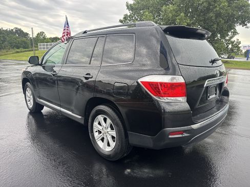 Used 2012 Toyota Highlander FWD w/ Tech Pkg image 9