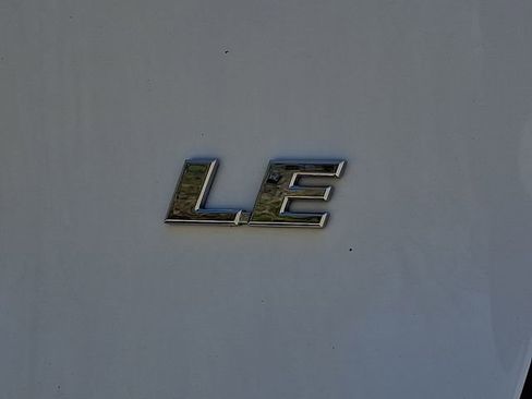 Used 2025 Toyota RAV4 LE image 33