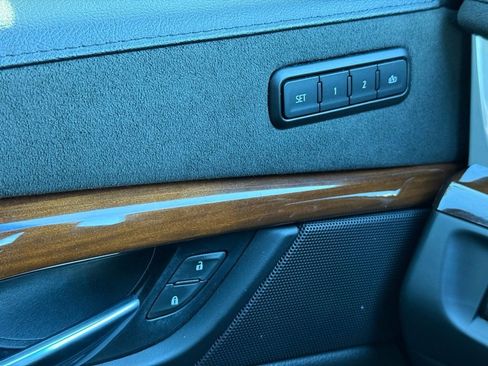 Used 2020 Cadillac Escalade Premium Luxury image 20