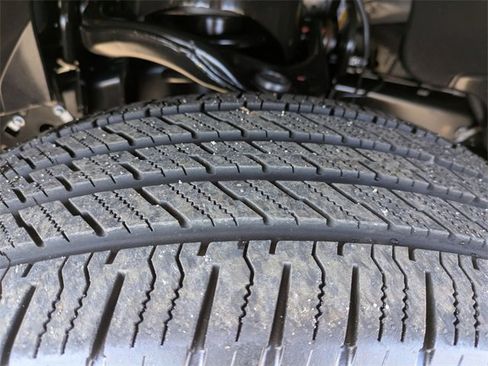 Used 2019 Ford F150 Lariat w/ Equipment Group 502A Luxury image 11