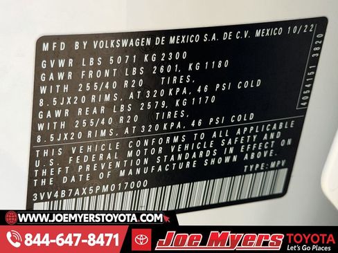 Used 2023 Volkswagen Tiguan SEL R-Line image 32