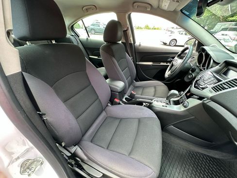 Used 2015 Chevrolet Cruze LT FWD image 31