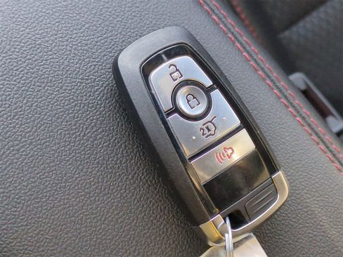 Used 2025 Ford Escape ST-Line image 33