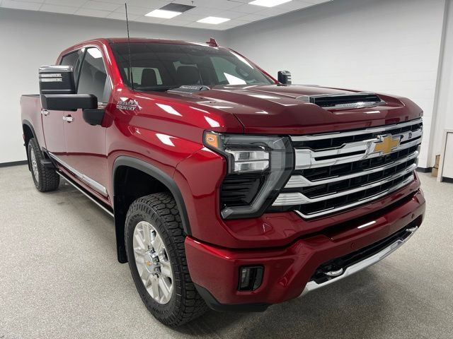 Used 2025 Chevrolet Silverado 3500 High Country w/ High Country Premium Package AWD/4WD image 2