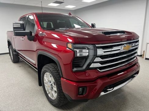 Used 2025 Chevrolet Silverado 3500 High Country w/ High Country Premium Package AWD/4WD image 2