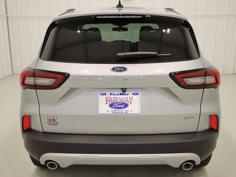 Certified 2024 Ford Escape SE image 9
