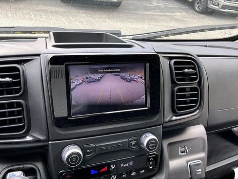 Used 2025 RAM ProMaster 2500 w/ Convenience Group FWD image 21