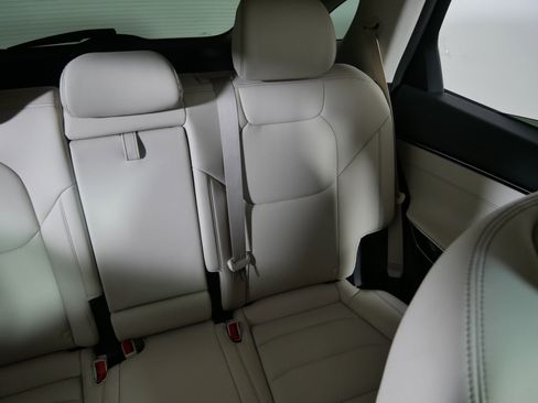 Used 2022 Genesis GV70 2.5T image 14