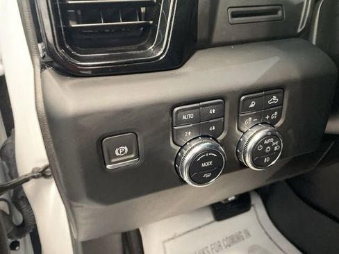 Used 2024 GMC Sierra 1500 AT4 w/ AT4 Premium Package image 21