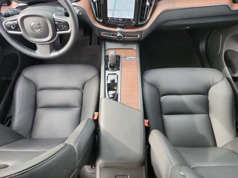 Used 2023 Volvo XC60 B5 Plus w/ Climate Package image 7