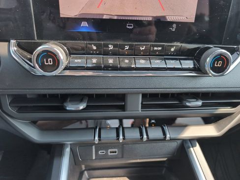 Used 2026 Chevrolet Colorado Trail Boss AWD/4WD image 22