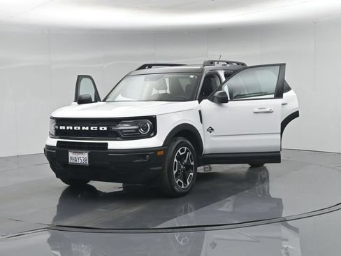 Used 2023 Ford Bronco Sport Outer Banks w/ Tech Package AWD/4WD image 34