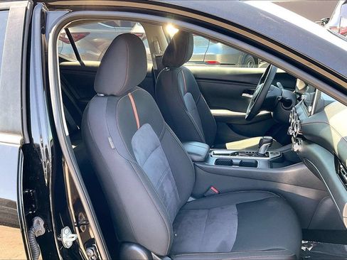 Used 2025 Nissan Sentra SR FWD image 7