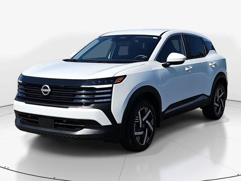 Used 2025 Nissan Kicks SV FWD image 11