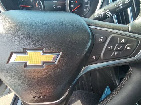 Used 2023 Chevrolet Equinox Premier image 12