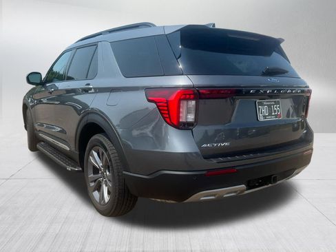 Certified 2025 Ford Explorer Active w/ Active Comfort Package AWD/4WD image 5
