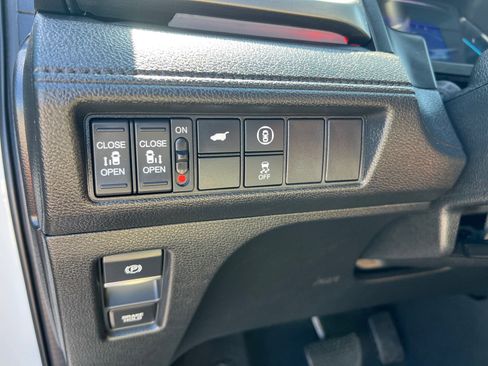 Used 2024 Honda Odyssey Sport image 38