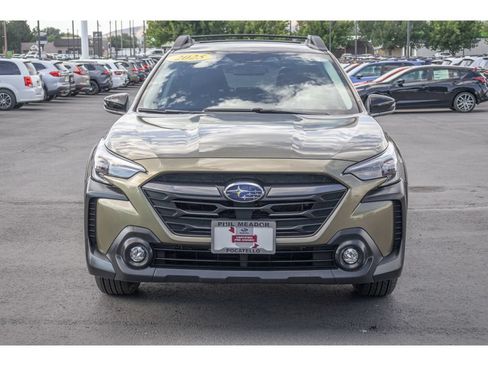 Certified 2025 Subaru Outback Premium AWD/4WD image 8