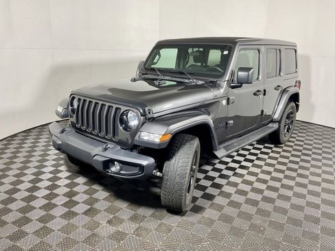 Used 2020 Jeep Wrangler Unlimited Sahara image 9