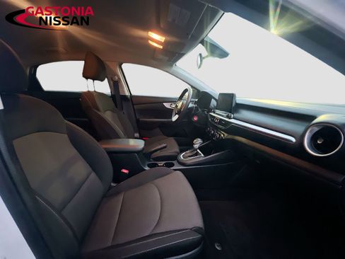 Used 2024 Kia Forte LXS w/ LXS Technology Package image 34