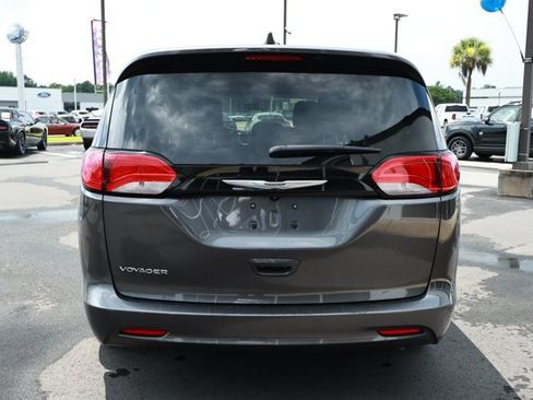 Certified 2023 Chrysler Voyager LX FWD image 7