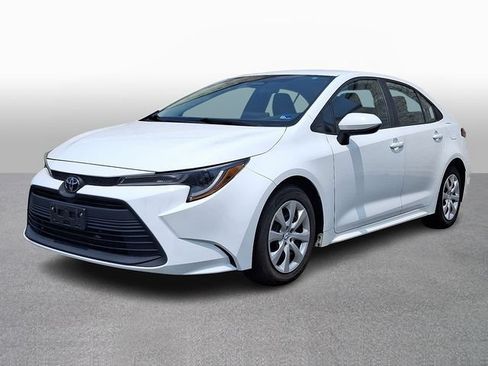 Used 2024 Toyota Corolla LE FWD image 1