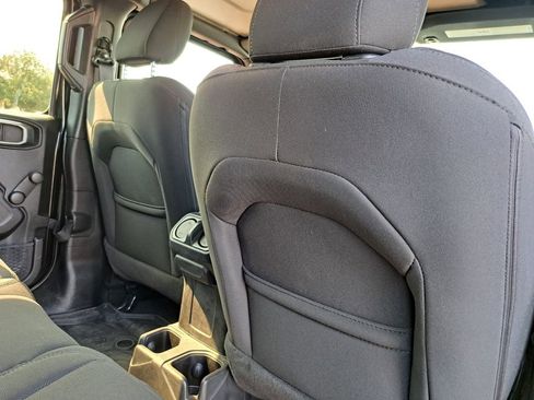 Used 2022 Jeep Wrangler Unlimited Sport image 21