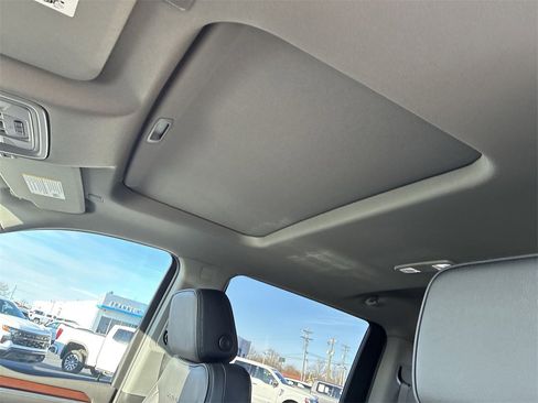 New 2026 GMC Sierra 2500 Denali w/ Denali Reserve Package image 18