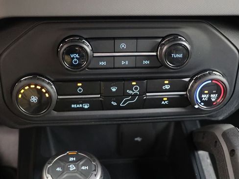 Used 2024 Ford Bronco Big Bend image 17