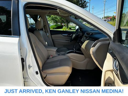 Used 2016 Nissan Rogue SL w/ SL Premium Package AWD/4WD image 22