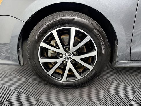 Used 2017 Volkswagen Jetta SE FWD image 29