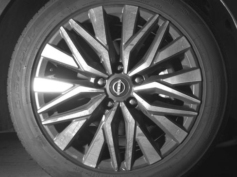 Used 2025 Nissan Altima 2.5 SV image 10