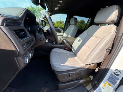 Used 2024 GMC Yukon XL SLT w/ SLT Luxury Package