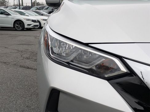 Used 2020 Nissan Sentra SV image 10